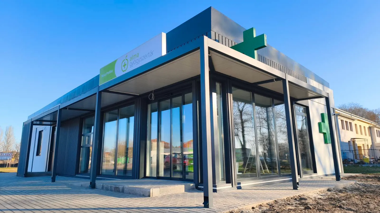 Többmodulos kereskedelmi egység, 148 négyzetméter