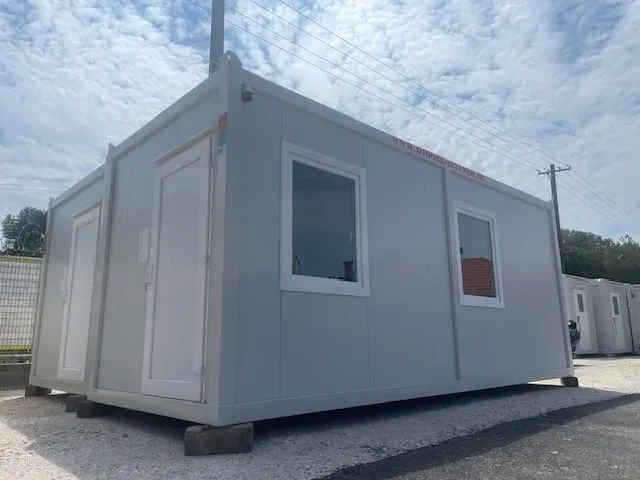 Eko irodakonténer fürdőszobával