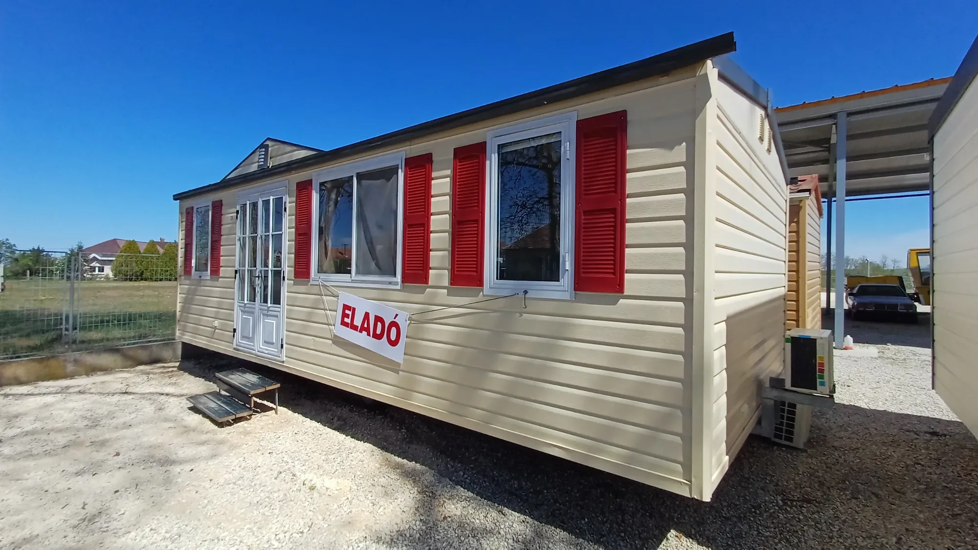 Shelbox Grande Rosso mobilház 8x4 m