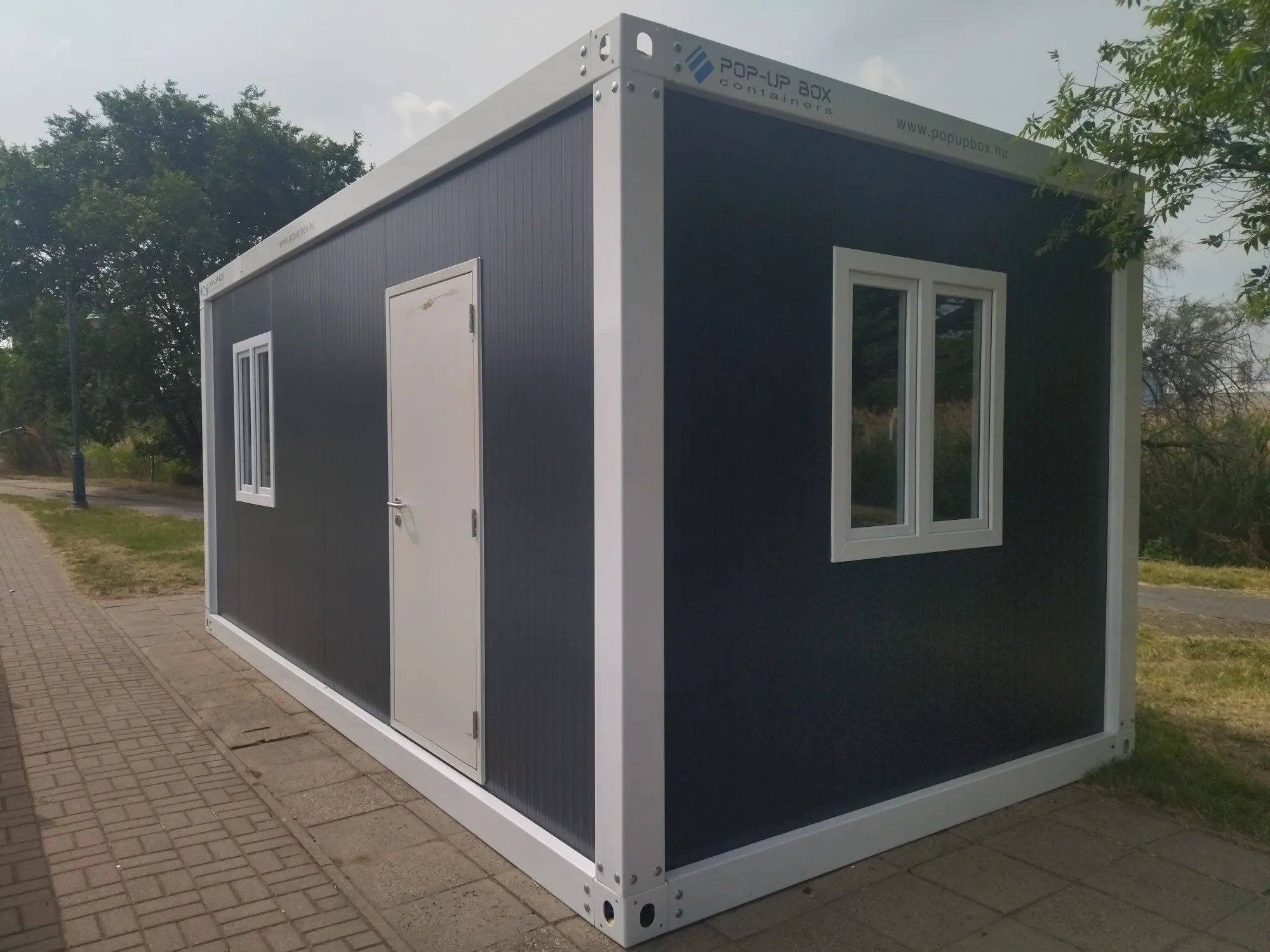 Popupbox 6x3m antracit lapraszerelt konténer