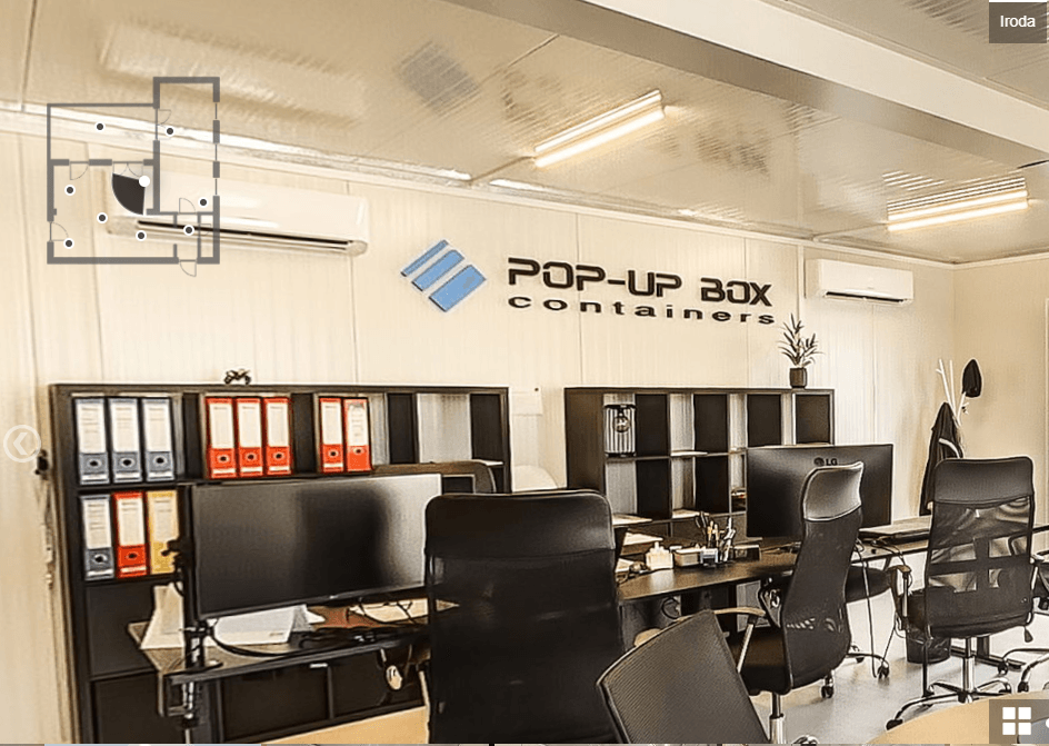 Konténeriroda belső tér klímával, modern irodai berendezéssel és moduláris szendvicspanel falakkal